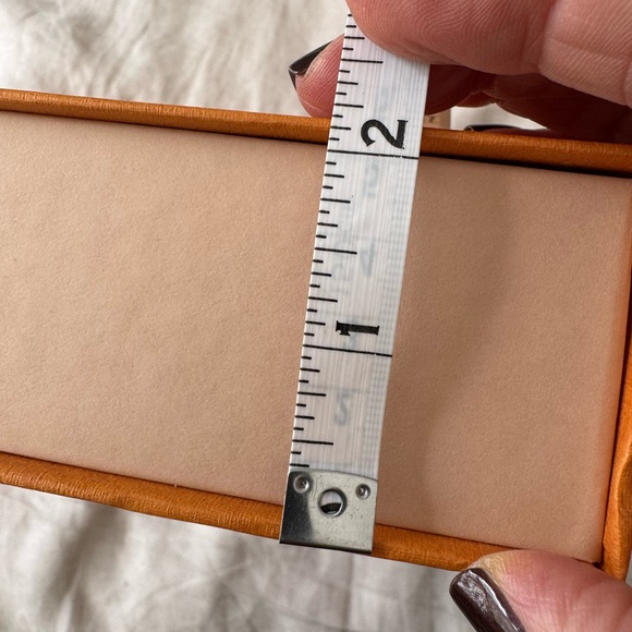 Authentic LOUIS VUITTON Empty Magnetic Gift Box
12 X 8 X 2 - Picture 3 of 8